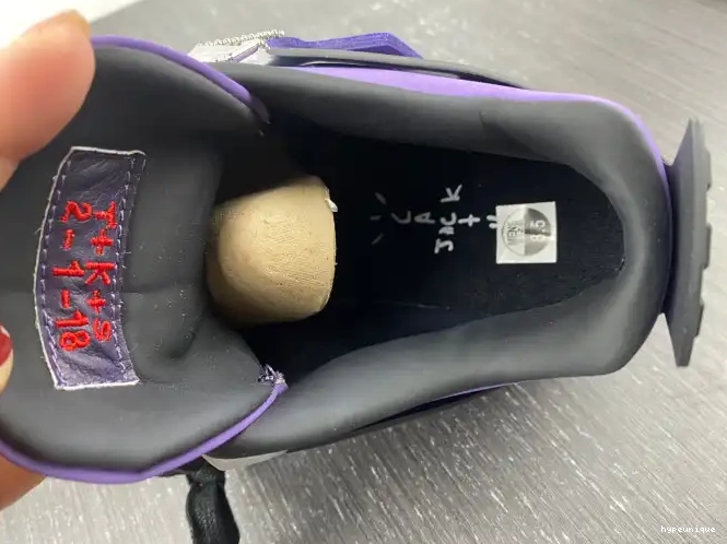 HYPE Jordan Travis (Friends LN4 4 Scott Retro Family) Purple and 766296 0605